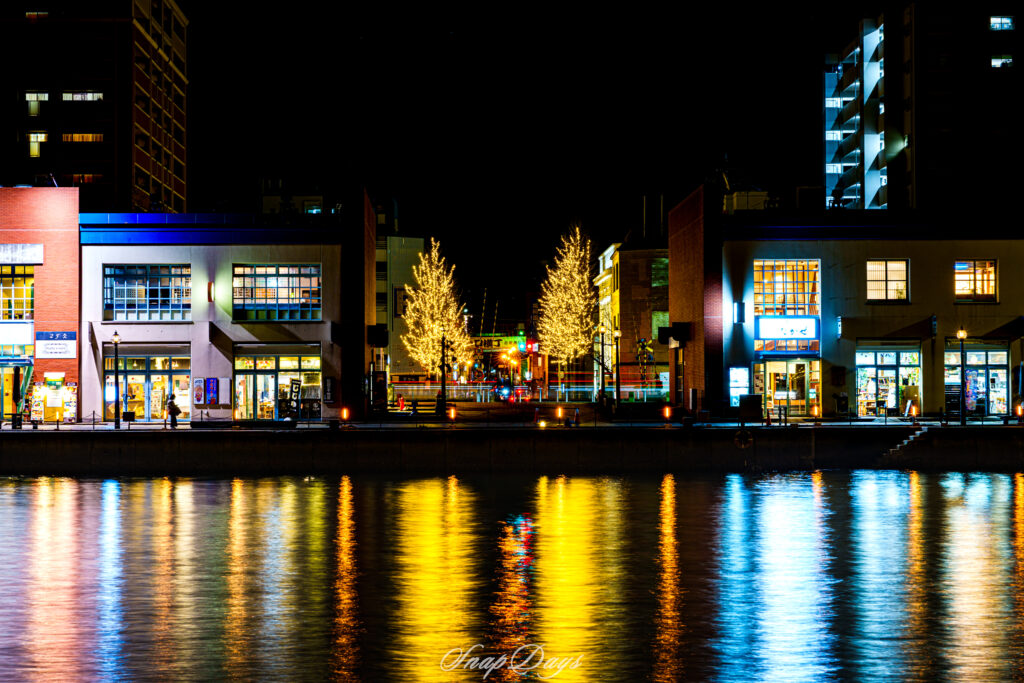 北九州市門司港レトロの色彩豊かな夜景