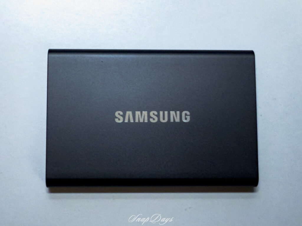 SamsungのポータブルSSD"T7"の外観