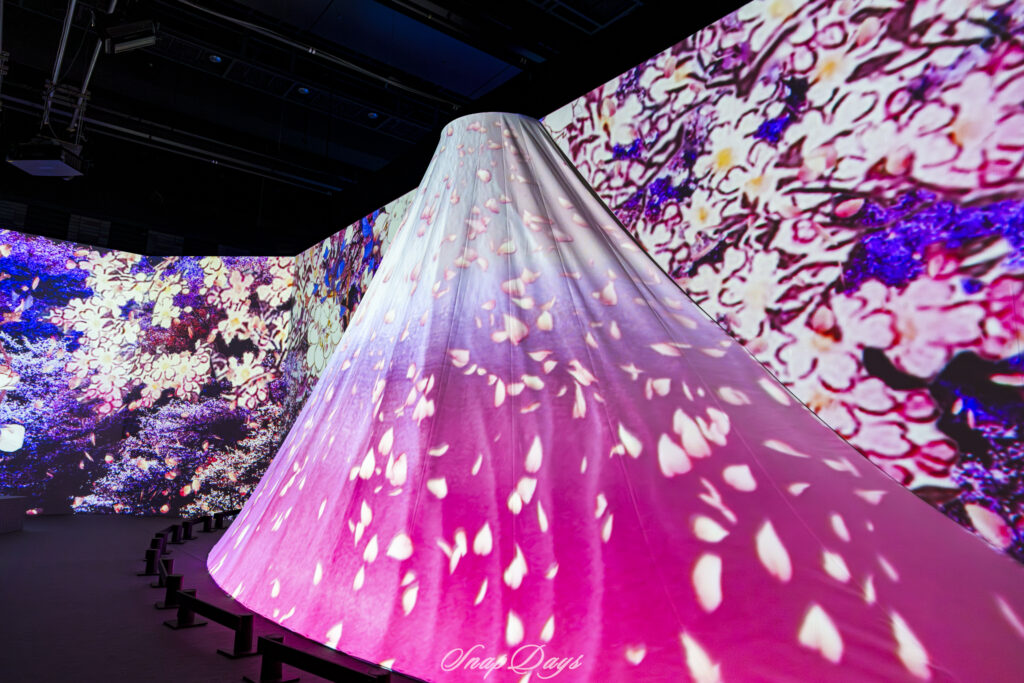 「動き出す浮世展」の富士山の3Dプロジェクションマッピング