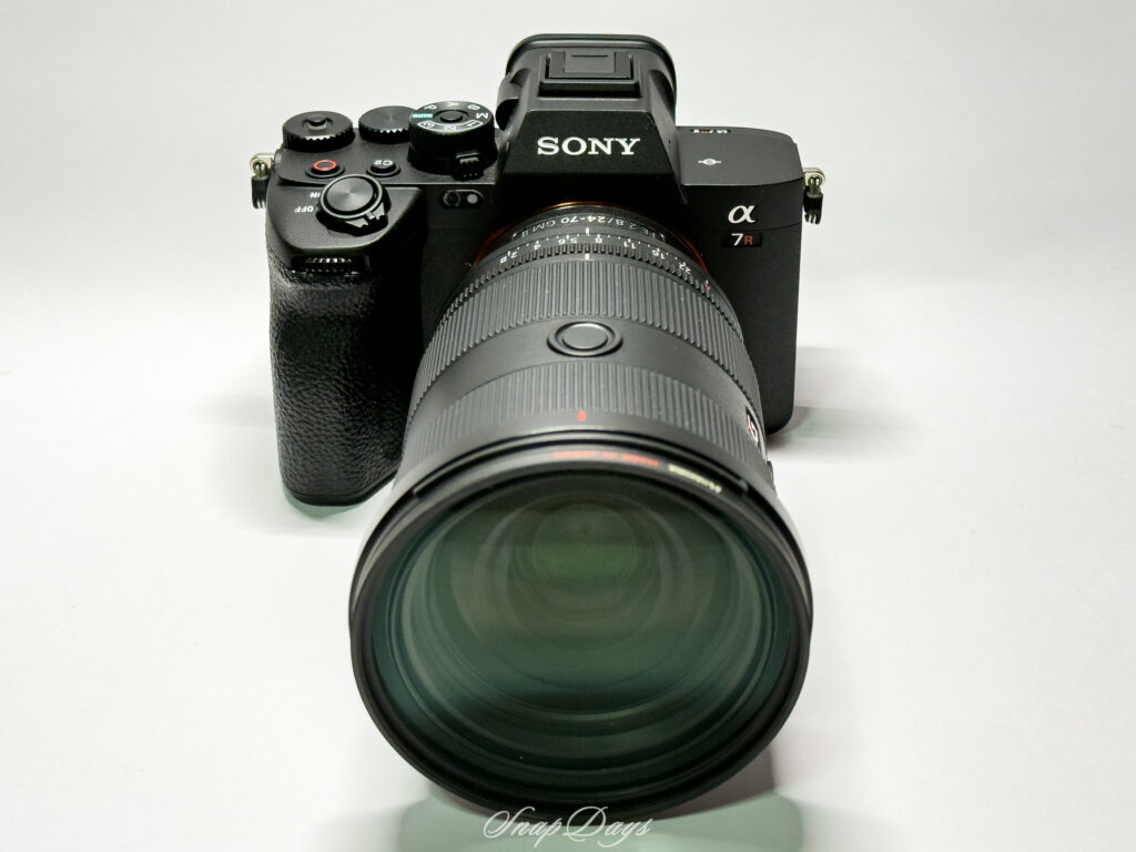 α7R VにFE24-70mm F2.8 GM IIのレンズを装着