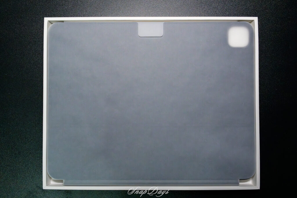 M4 iPad Pro用のMagic Keyboardの開封写真