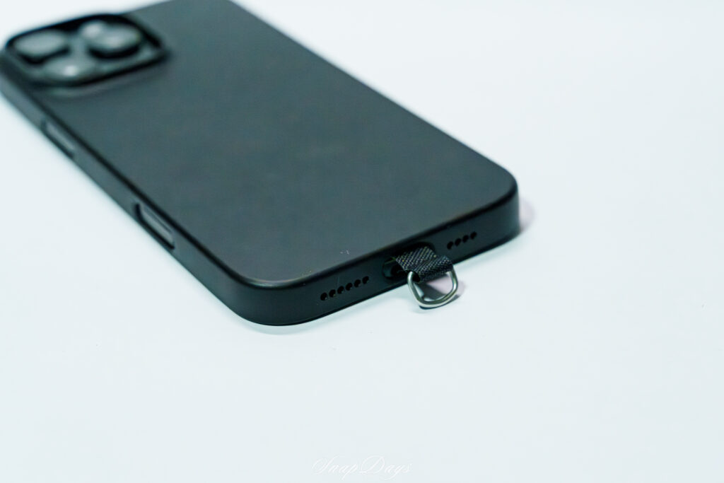 3COINSのケーブルスマホショルダーCtoCのストラップホルダーカード