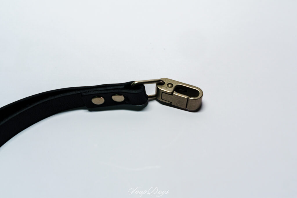 dripのレザーハンドストラップ