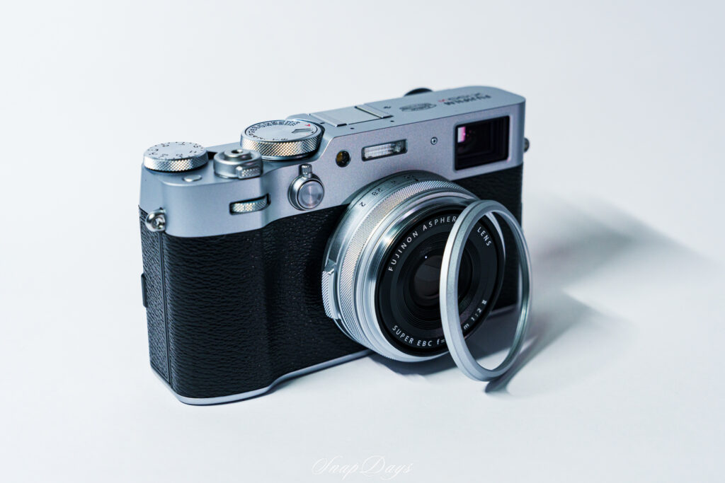 富士フイルムX100VIからレンズのリングを取り外した状態